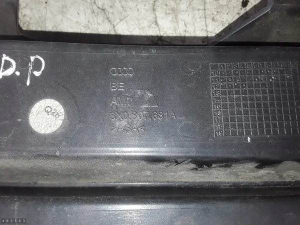 Rejilla de faro antiniebla izquierda Audi A1 2012 image 3