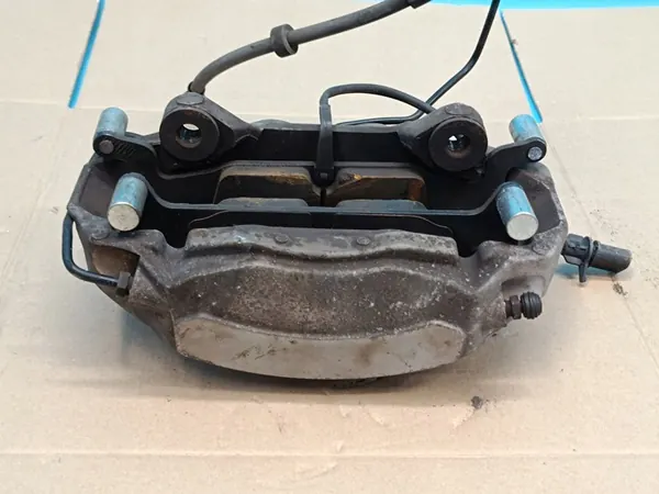 AUDI A5 F5 SPORTBACK 2018 Vasemman Etu Jarrusatula 8W0615107D image 4