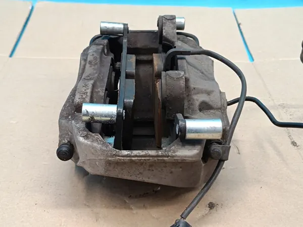 AUDI A5 F5 SPORTBACK 2018 Vasemman Etu Jarrusatula 8W0615107D image 7