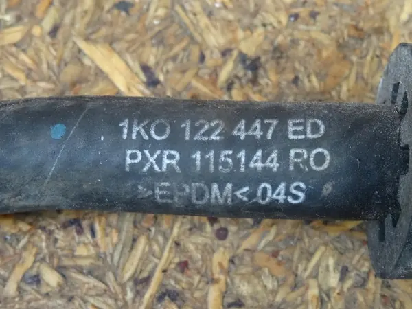 AUDI A3 8P 1.9 TDI Vesijohto 3C0121157AA image 4