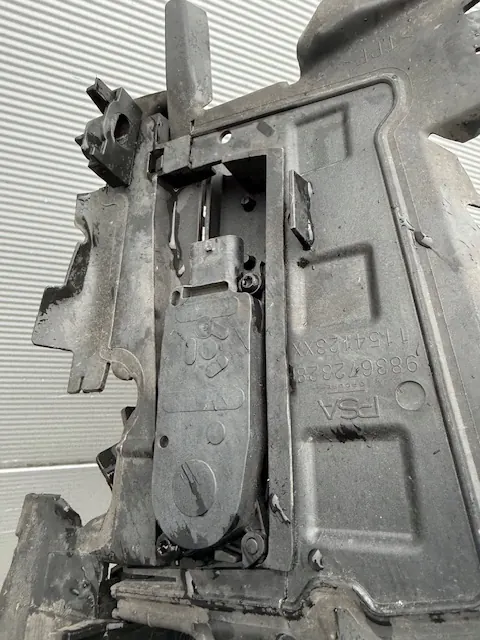 OEM 983672328 Ilmaohjausrulla Peugeot 3008 II:lle image 4