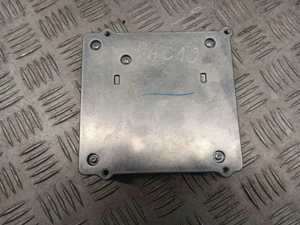 Amplificateur audio Chrysler Pacifica 2018 OEM P68440556AB image 4