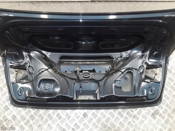 Audi A5 2015 Takaluukku 2000 Diesel OEM 4e0827574m image 4