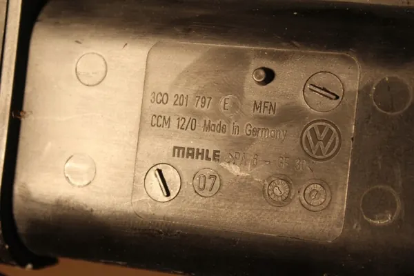 Filtre à charbon Volkswagen OE 3C0201797E d'occasion image 4