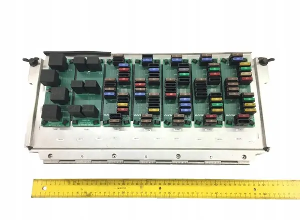 Volvo zekeringkast OEM 22350324 - Gebruikte staat image 2