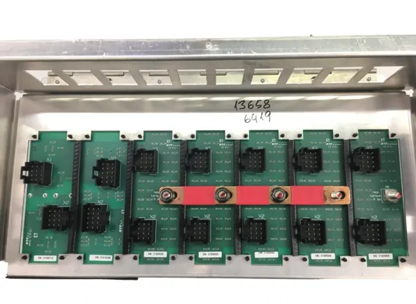 Volvo zekeringkast OEM 22350324 - Gebruikte staat image 6