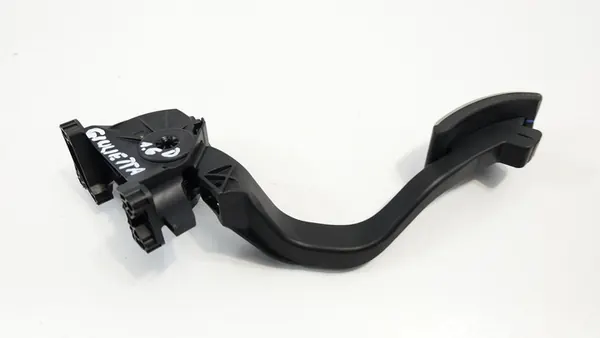 ALFA ROMEO GIULIETTA 1.6 JTDM Gaspedaal image 4