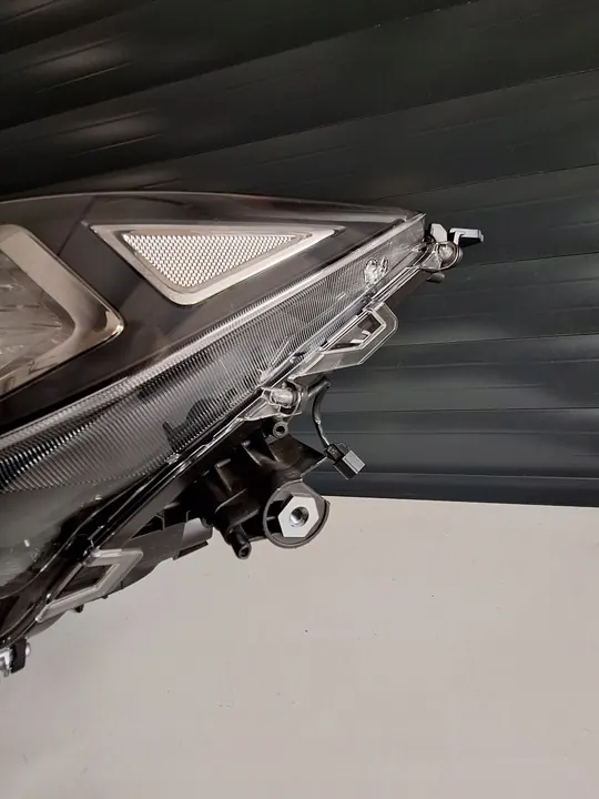 TOYOTA RAV 4 XA50 18 - FARO IZQUIERDO image 2