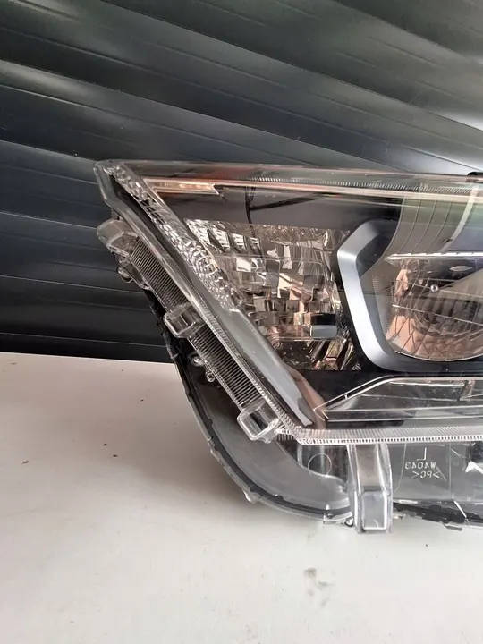 TOYOTA RAV 4 XA50 18 - FARO IZQUIERDO image 3