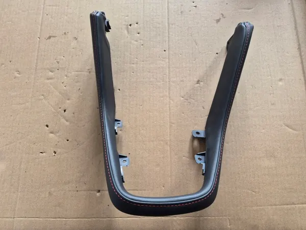 MG ZS 17-19 Middenconsole Bekleding OEM - Rode Stiksel image 2