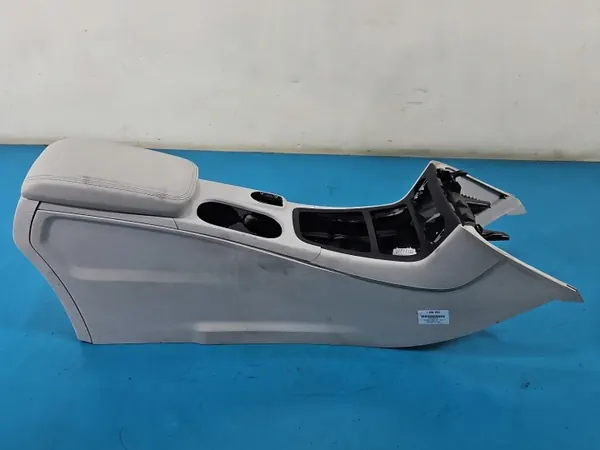 Accoudoir tunnel OEM IMPRK1558950 pour Mercedes W246 image 2