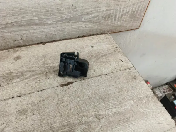 OEM 4F9945222A Tail Light Socket Right Audi A6 C6 image 2