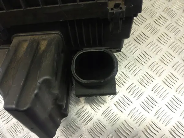OEM 4JA1A Luftfilter für Nissan Navara D23 2016 image 6