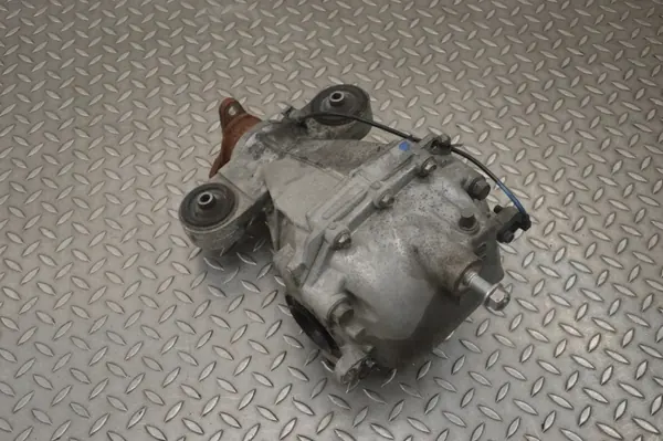 Taka-akselin tasauspyörästö Infiniti Q50 Y070 3.0L 2018 image 4