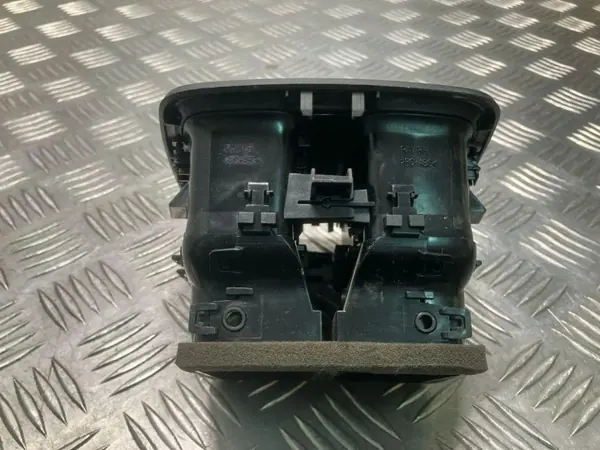 Volvo dashboard luchtrooster OEM 31469033 image 3