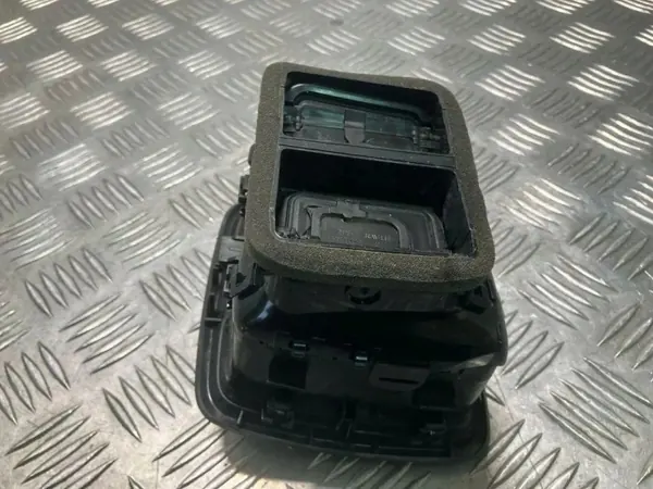Volvo dashboard luchtrooster OEM 31469033 image 7