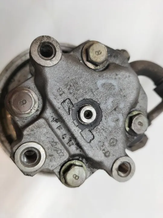 Bomba Dirección 1.8 20V VW Passat V B5 image 3