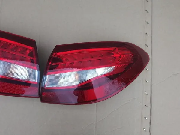 Achterlicht Mercedes C-Klasse W205 Kombi links of rechts image 3