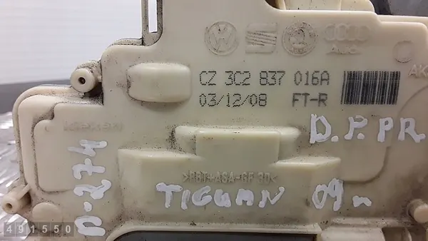 Rechts vordere Türschloss VW TIGUAN 2009 2.0L Diesel OEM CZ3C2837016A image 7