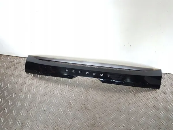 OEM 9826944480 Tavaratilan Luukun Lista Peugeot 208 II image 2