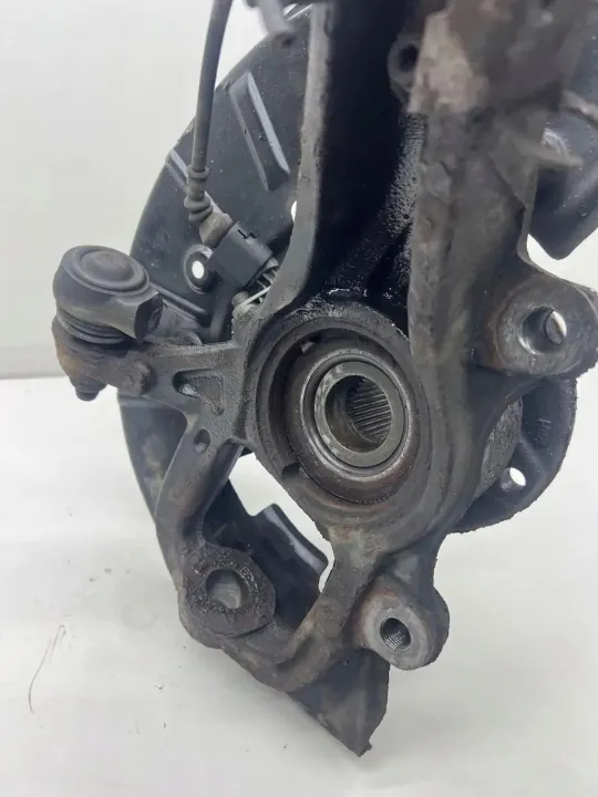 Porsche Cayenne 2005 Cubo Roda Dianteira Esq OEM 7L0407257A image 4
