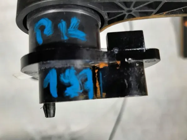 Câble d'ouverture capot OEM HYUNDAI KONA EV 18- image 3