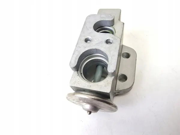 Audi A5 8T 3.0 TDI Expansionsventil OEM 52316990 image 3