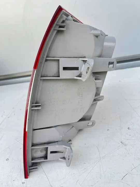 Lámpara trasera izquierda Fabia Rapid 5JH945095A image 3