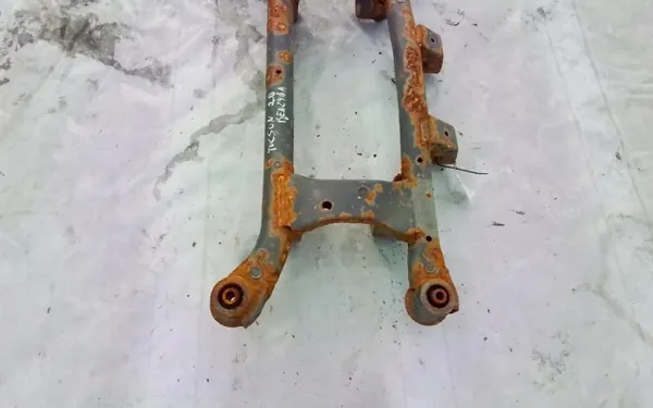 Hyundai Tucson I Hinterachsschwinge OEM Wrakowisko-6176- image 4