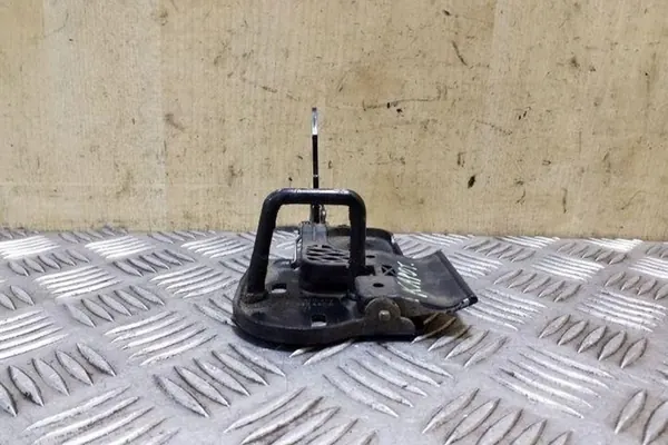 Säkerhetsfäste VW TOURAN 1T0823480A image 2