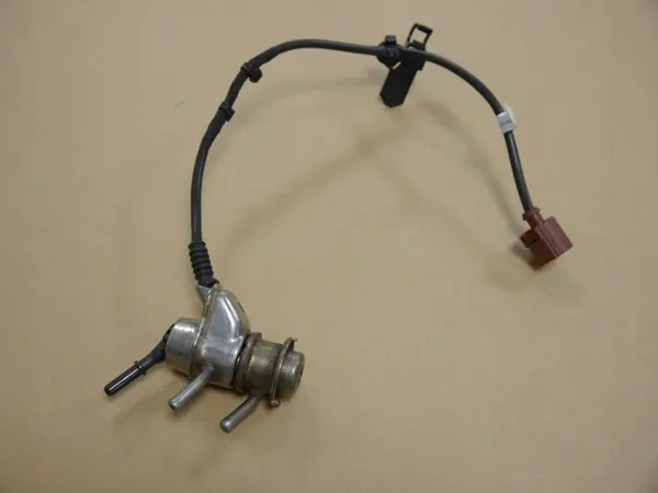 Sproeier OEM 05L131113Q voor Audi VW - Gebruikt image 2