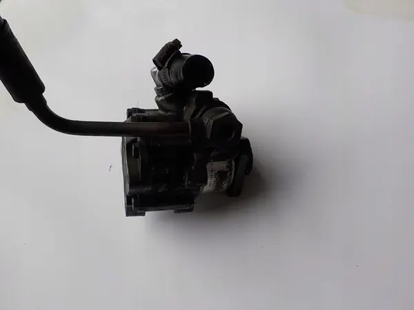 Audi A4 B7 3.0 TDI stuurbekrachtigingspomp 8E0145156S image 5