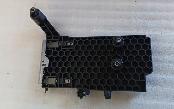 VW TIGUAN III Batteriebasis OEM 5QS907509 image 3
