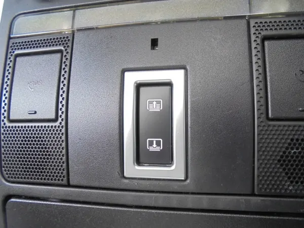Land Rover OE Vordersitzleuchte OEM HJ32519A58 image 3