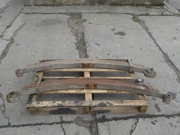Mercedes-Benz 814 achterbladveer set - 8 bladen image 2