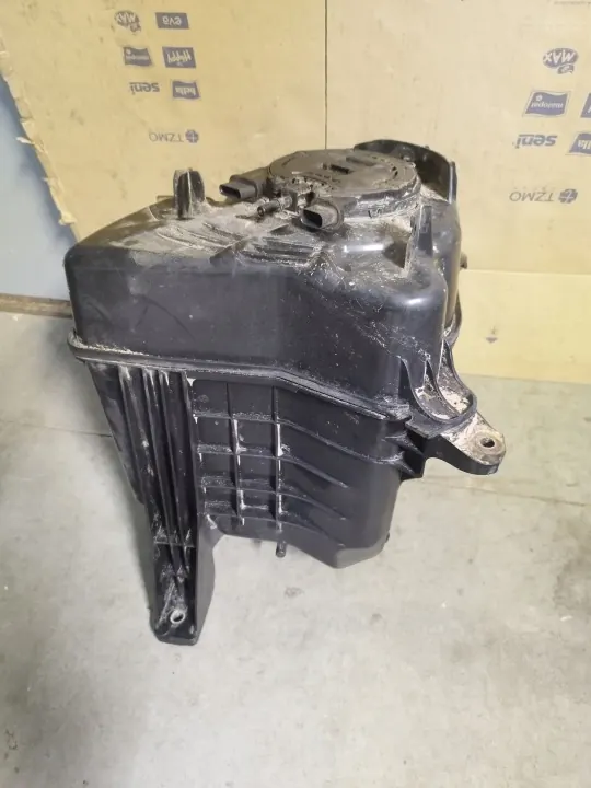 AdBlue-säiliö OEM A9104700000 Mercedes Sprinterille image 2