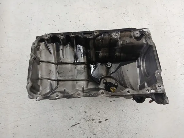 Cárter de aceite BMW OEM 13992010 8638755 para motor N47 image 3