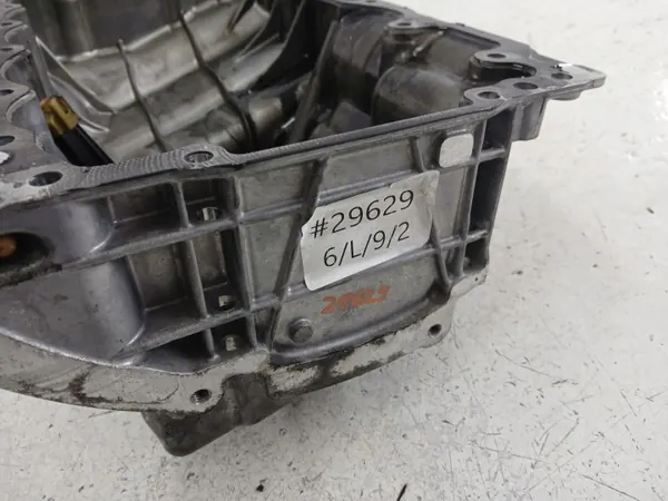Cárter de aceite BMW OEM 13992010 8638755 para motor N47 image 8