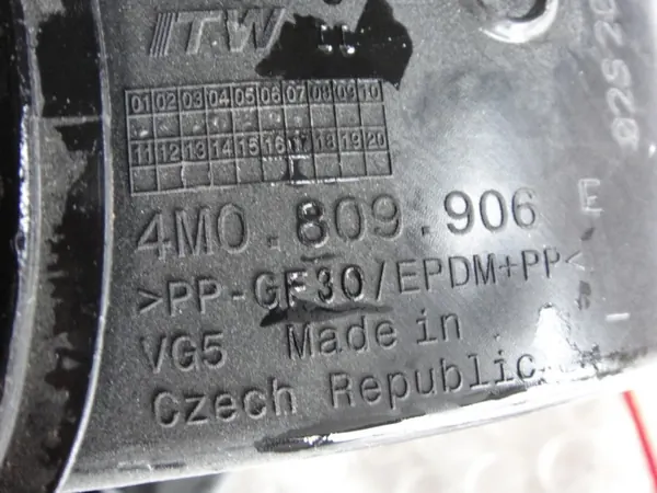 Audi OE 4M0809906E Polttoainetäyttökaula - Käytetty image 3