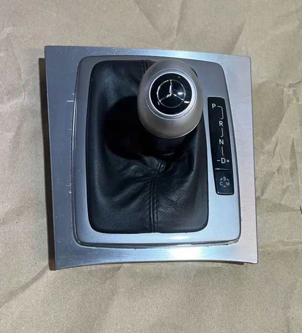 Cadre de Pommeau de Vitesse Mercedes OEM A2042673188 image 2