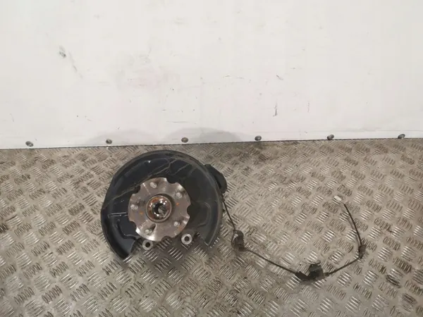 Lexus NX Hinterradnabe OEM FBZ8475 - Gebraucht image 2