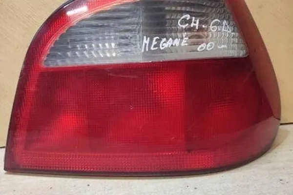 Lámpara trasera derecha RENAULT MEGANE II ESTATE 7700428321 image 3