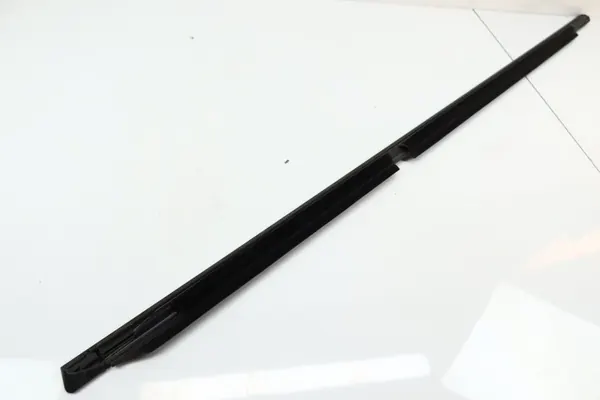 Mercedes W204 Limousine Rechte Hintertür Fensterleiste image 5