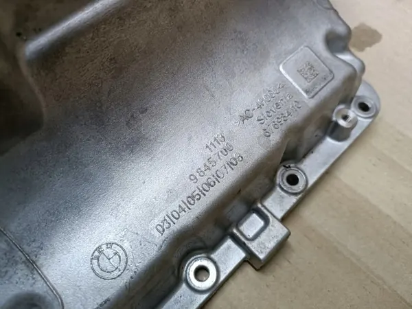 BMW OE 9845700 Cárter Superior para M5 G90, X5/X6 image 3