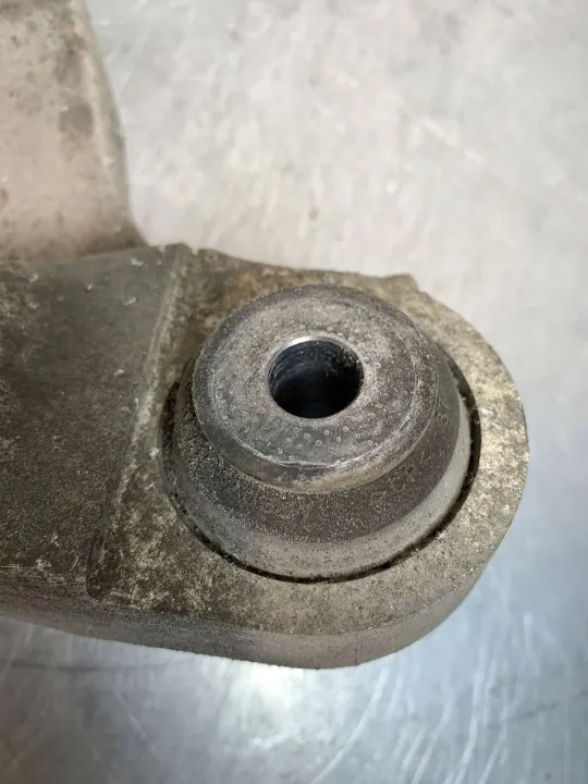 Alfa Romeo Stelvio Hinterachsschenkel rechts OEM 00505357020 image 3