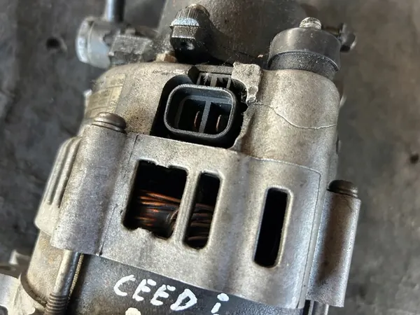 Vaihtovirtageneraattori Kia Cee'D 2.0 CRDI image 2