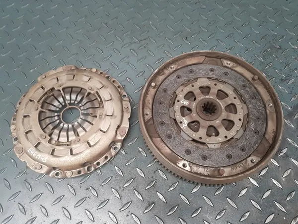 Kit de embreagem LUK BMW E46 E36 316i 318i M43B19 OEM 1223689 image 3