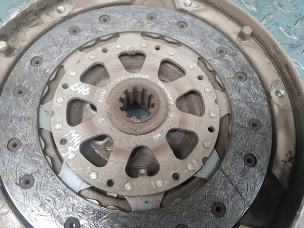 Kit de embreagem LUK BMW E46 E36 316i 318i M43B19 OEM 1223689 image 5