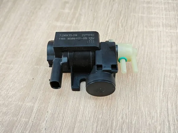 Válvula de vácuo OEM 8589117 para BMW 2.0D - Usada image 2