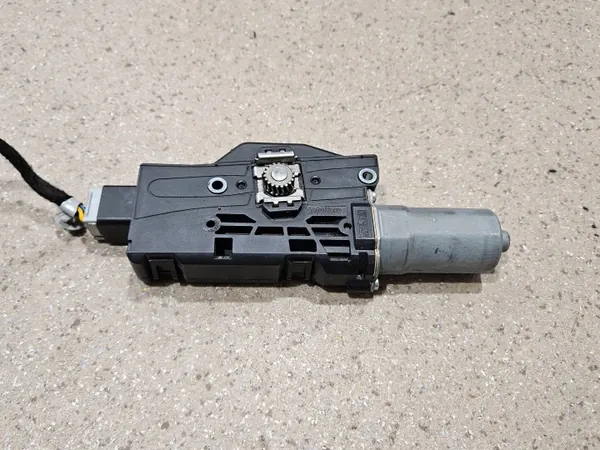 Motor de techo solar Hyundai Ioniq 5 OEM 81679GI000 image 5